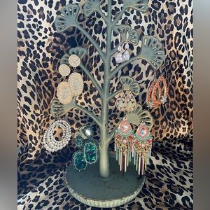 7 pairs of Fashion Earrings